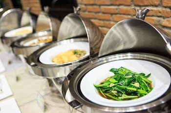 Daily buffet breakfast (THB 300 per person)