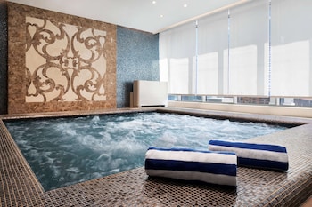 Indoor pool, 3 outdoor pools