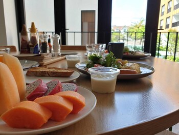 Daily buffet breakfast (THB 495 per person)