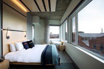 Suite, View (Market View) | Premium bedding, down comforters, pillowtop beds, minibar