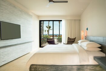 Ocean View Suite | Premium bedding, minibar, in-room safe, desk