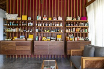 Couples treatment rooms, facials, massages