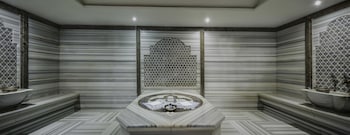 Couples treatment rooms, sauna, spa tub, steam room, Turkish bath