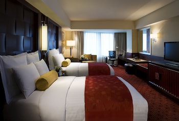 Deluxe Twin Room | Premium bedding, down comforters, minibar, in-room safe