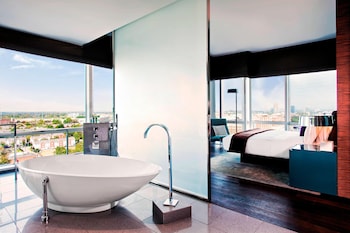 E-Wow Suite, Presidential Suite, 2 Bedrooms | Bathroom | Shower, designer toiletries, hair dryer, bathrobes