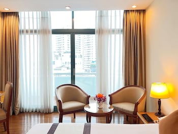 Executive Deluxe Room, City View | Terrace/patio