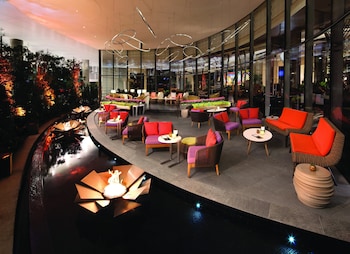 Lobby lounge