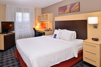 Suite, 2 Bedrooms, Non Smoking | Premium bedding, in-room safe, desk, iron/ironing board