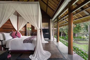 One Bedroom Honeymoon Suite Pool Villa with Free Benefit | Premium bedding, free minibar, in-room safe, desk