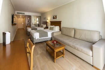 Deluxe Room, 2 Double Beds, Jetted Tub | Premium bedding, down comforters, pillowtop beds, minibar