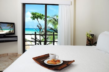 Premium Condo, 3 Bedrooms, Ocean View | Premium bedding, in-room safe, individually decorated