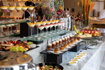 Daily buffet breakfast (QAR 130 per person)