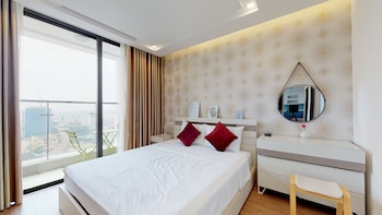 Deluxe Apartment, 3 Bedrooms | Premium bedding, in-room safe, blackout drapes, iron/ironing board