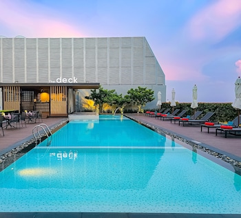 Outdoor pool, sun loungers