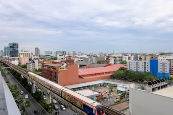 Train station shuttle