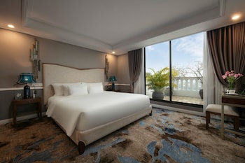 O'Presidential Suite Lake View | Egyptian cotton sheets, premium bedding, pillowtop beds, in-room safe