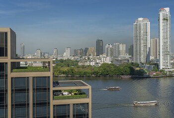 Riverside Terrace Suite | Water view