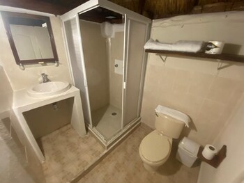 Standard Cabin, 2 Double Beds, Ocean View | Bathroom | Shower, rainfall showerhead, hair dryer, towels