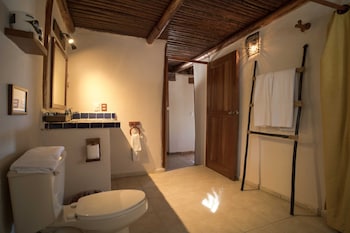 Royal Cabin, 2 Double Beds, Ocean View, Sea Facing | Bathroom | Shower, rainfall showerhead, hair dryer, towels