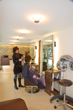 Hair salon