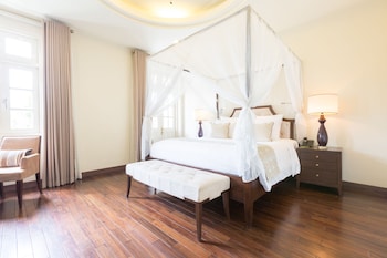 Sanctuary Suite | Premium bedding, Select Comfort beds, free minibar, in-room safe