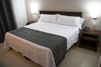 Executive Room | Iron/ironing board, free WiFi, bed sheets