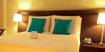 Economy Double Room | Premium bedding, minibar, in-room safe, desk