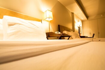 Executive Room, 2 Twin Beds | Egyptian cotton sheets, premium bedding, down comforters