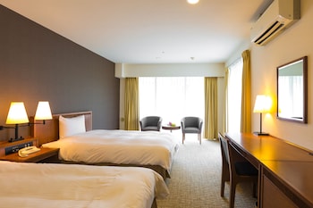 Standard Room (Courtyard View) | Premium bedding, in-room safe, desk, blackout drapes