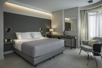 Suite | Egyptian cotton sheets, premium bedding, pillowtop beds, minibar