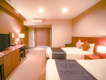 Deluxe Twin Room, 1 Bedroom | In-room safe, individually decorated, desk, free WiFi