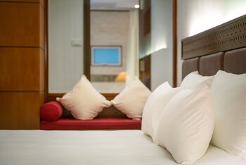 Executive Room, City View | Premium bedding, memory foam beds, minibar, desk