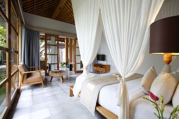 Villa, 1 Bedroom, Private Pool (Free Daily Afternoon Tea) | Minibar, in-room safe, desk, laptop workspace