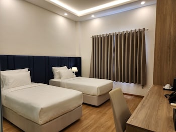 Superior Double Room, 2 Twin Beds | Minibar, desk, laptop workspace, free WiFi