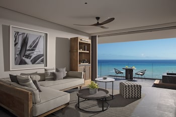 Preferred Club Master Suite King Ocean Front | View from room