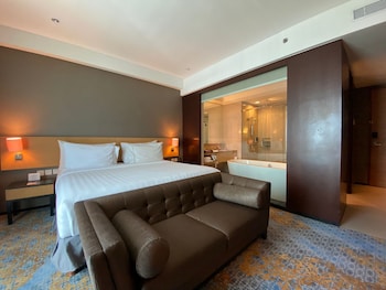 Premier Club Room | In-room safe, desk, laptop workspace, free WiFi