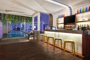 Poolside bar