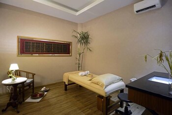 3 treatment rooms