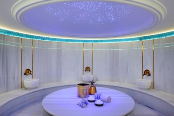 Couples treatment rooms, sauna, spa tub, steam room, Turkish bath