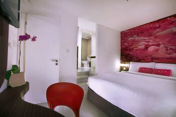 Premier Room | In-room safe, desk, free WiFi, bed sheets