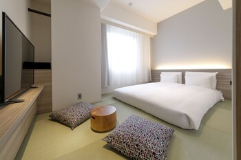 Traditional Double Room | In-room safe, laptop workspace, blackout drapes, free WiFi