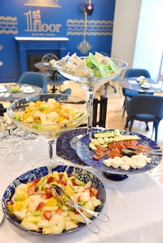 Daily buffet breakfast (EUR 10 per person)