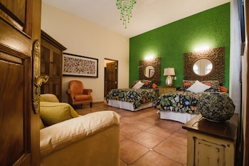 Deluxe Room | In-room safe, individually decorated, individually furnished