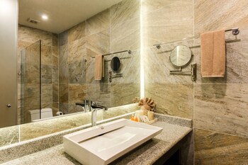 Standard Room, 1 Queen Bed, Patio, City View | Bathroom | Shower, rainfall showerhead, designer toiletries, hair dryer