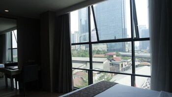 Suite (Includes Free Laundry 2 pcs / day) | Premium bedding, in-room safe, desk, iron/ironing board