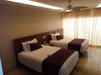 Elite Suite, 2 Double Beds | Premium bedding, minibar, in-room safe, desk