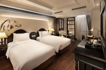 Superior Double or Twin Room With Internal Window | Frette Italian sheets, premium bedding, memory foam beds, minibar