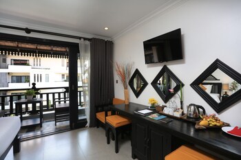 Double or Twin Room, Pool View (Apsara Poolview) | Minibar, in-room safe, desk, iron/ironing board