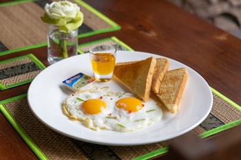 Daily continental breakfast (USD 5 per person)