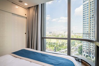 Deluxe Apartment, 3 Bedrooms, Balcony, City View | View from room